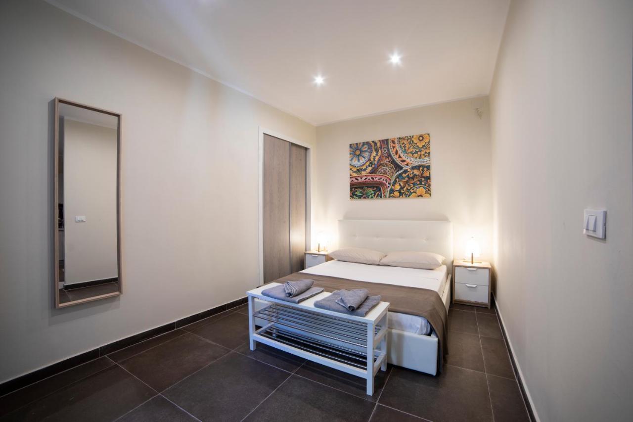 Katana Suites Apartments คาตาเนีย ภายนอก รูปภาพ