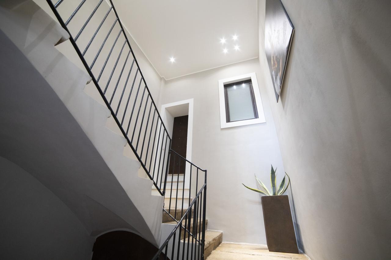 Katana Suites Apartments คาตาเนีย ภายนอก รูปภาพ