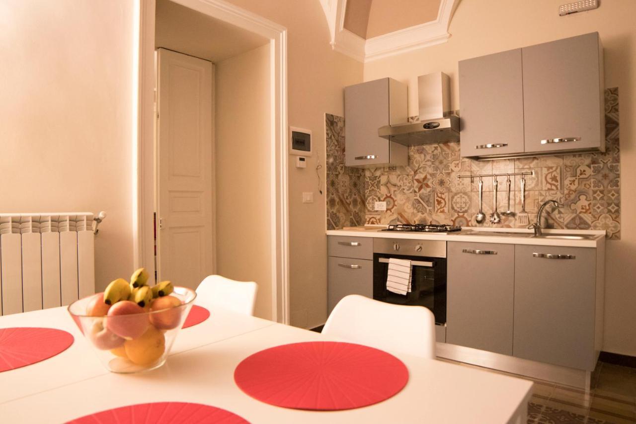 Katana Suites Apartments คาตาเนีย ภายนอก รูปภาพ