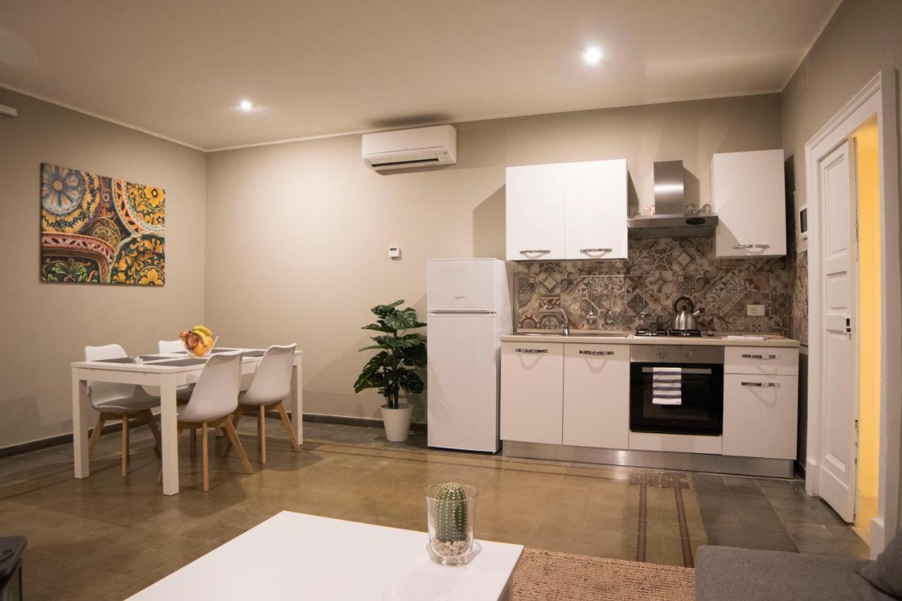 Katana Suites Apartments คาตาเนีย ภายนอก รูปภาพ