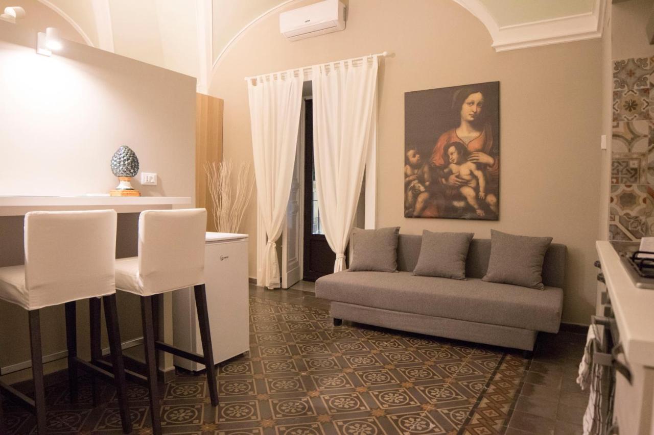 Katana Suites Apartments คาตาเนีย ภายนอก รูปภาพ
