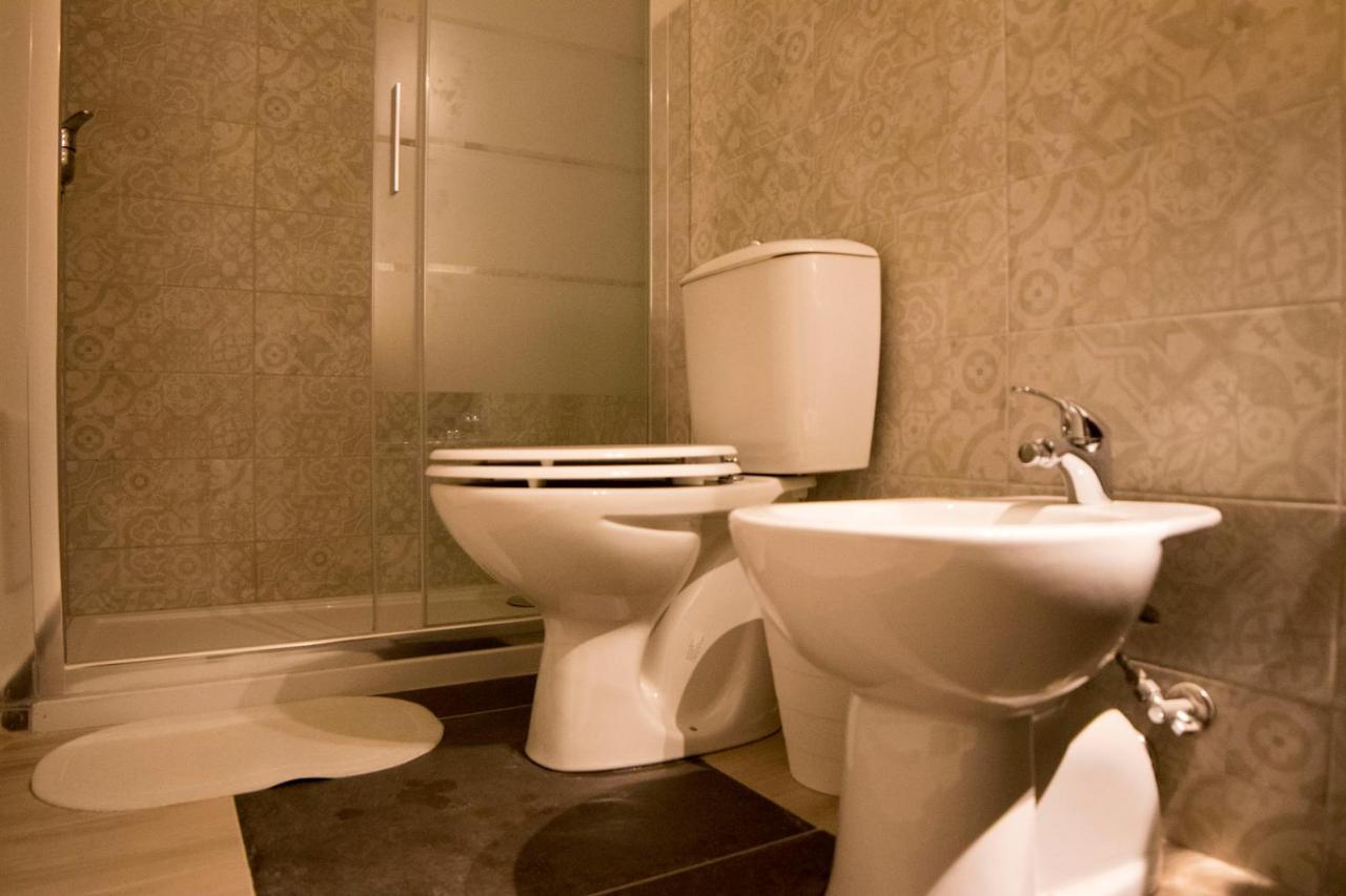 Katana Suites Apartments คาตาเนีย ภายนอก รูปภาพ